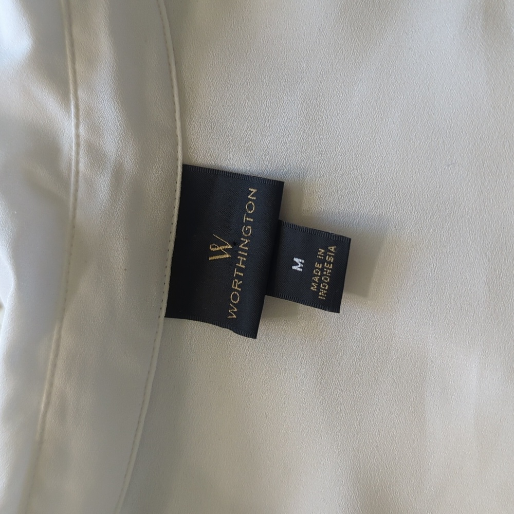 Like New Worthington Button Down - Picture 7 of 11